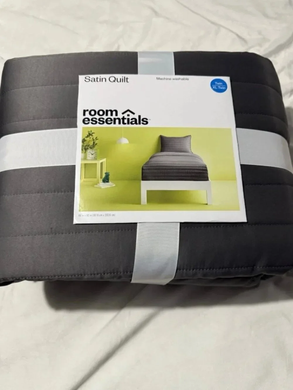 Room Essentials Satin Quilt Twin/Twin Extra Long
